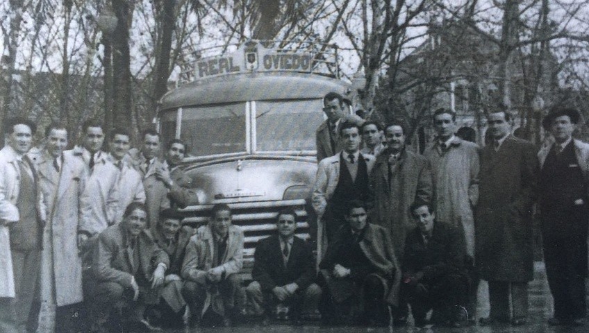 Autocar oficial del Real Oviedo en Sevilla - años 40
